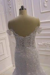 AmazingWhite 3D Lace applique Off the Shoulder Mermaid Bridal Gowns