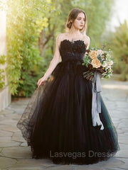 A-line/Princess Sweetheart Floor-Length Tulle Wedding Dress with Appliques Lace