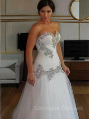 A-Line/Princess Sweetheart Floor-Length Tulle Wedding Dresses With Rhinestone