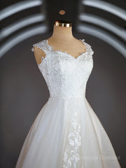 A-Line/Princess Sweetheart Sweep Train Lace Wedding Dresses with Appliques Lace