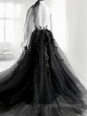 A-line/Princess V-neck Court Train Tulle Wedding Dress with Appliques Lace