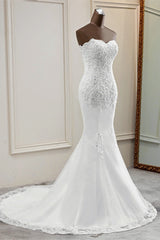 Chic Long Mermaid Strapless Lace Appliques Wedding Dress