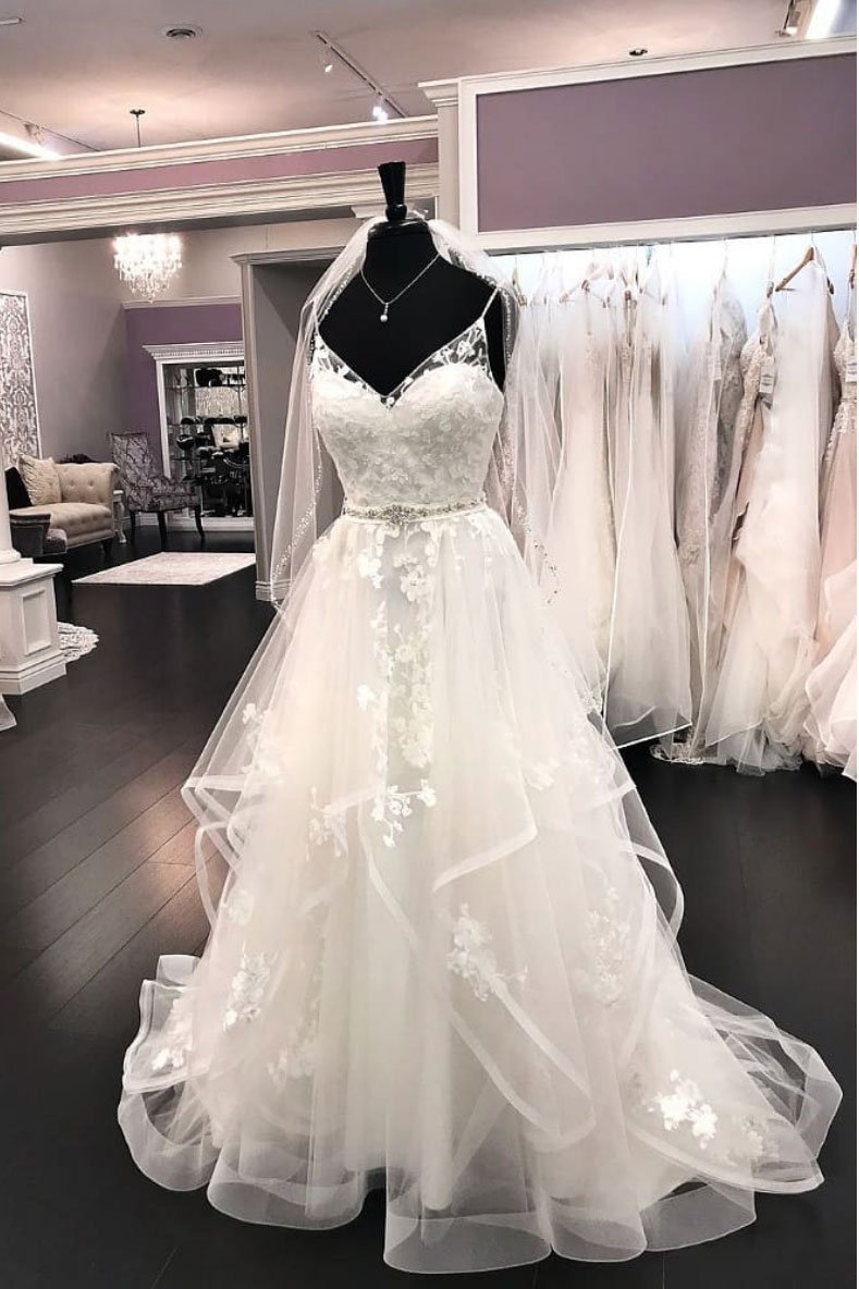 Elegant Long A Line Tulle Lace V Neck Spaghetti Straps Wedding Dress