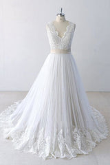 Elegant V-neck Lace Tulle A-line Wedding Dress