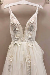 Long A-line Tulle V Neck Lace Applique Wedding Dress