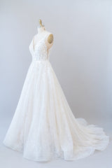 Long A-line V-neck Open Back Appliques Lace Tulle Wedding Dress