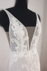 Trendy Ivory Sleeveless Lace Tulle High split A line Wedding Dress